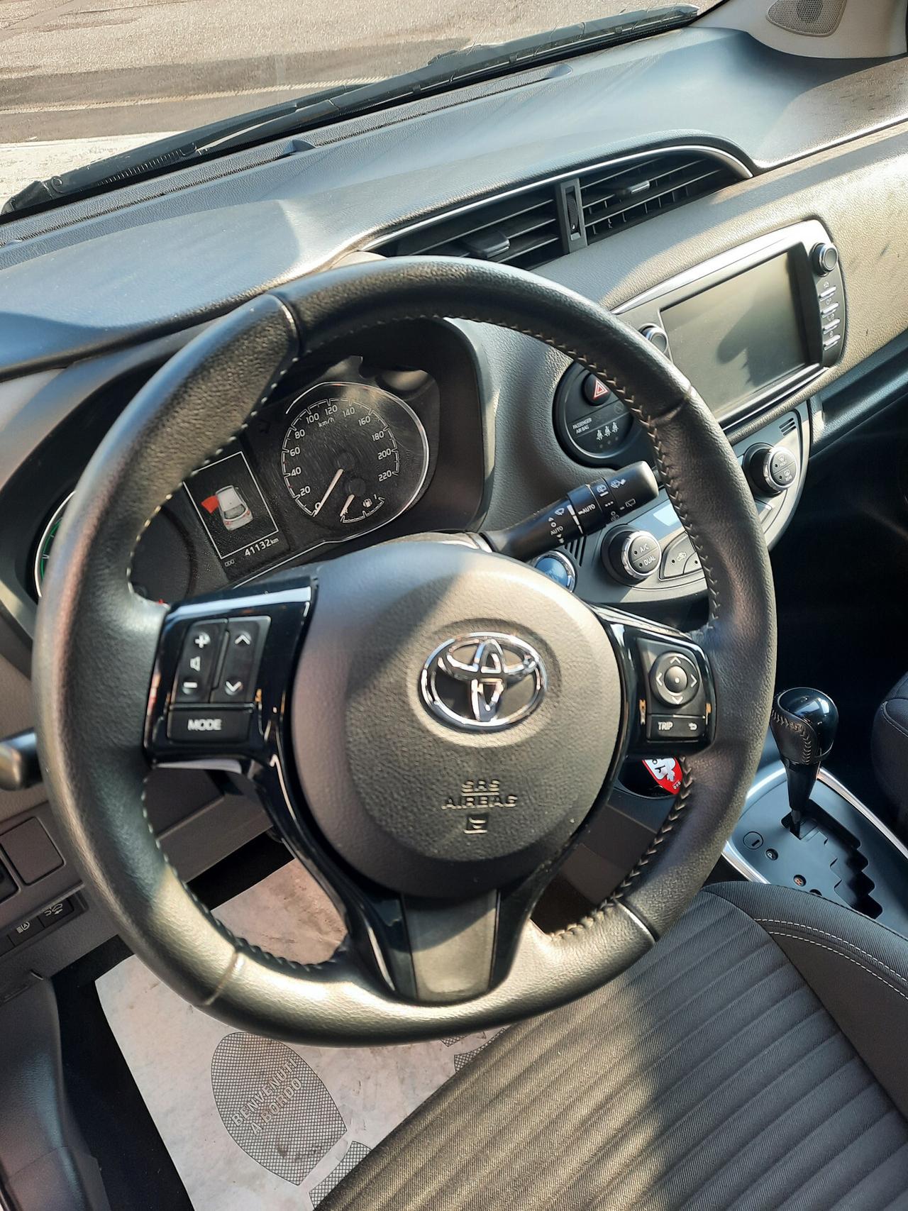 Toyota Yaris 1.5 Hybrid 5 porte Business