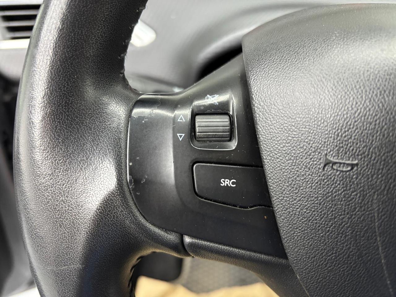 Peugeot 2008 BlueHDi 100 Black Matt