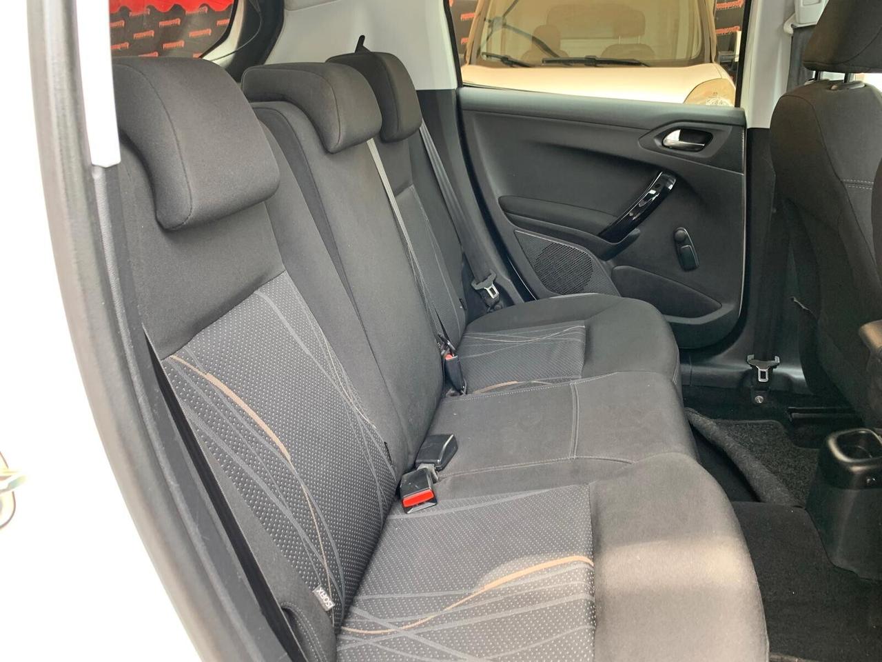 Peugeot 208 1.4 e-HDi 68 CV S&S robotizzato 5 porte Active