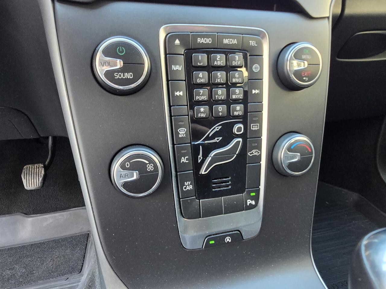 VOLVO V40 D2 MOMENTUM 2.0 DIESEL