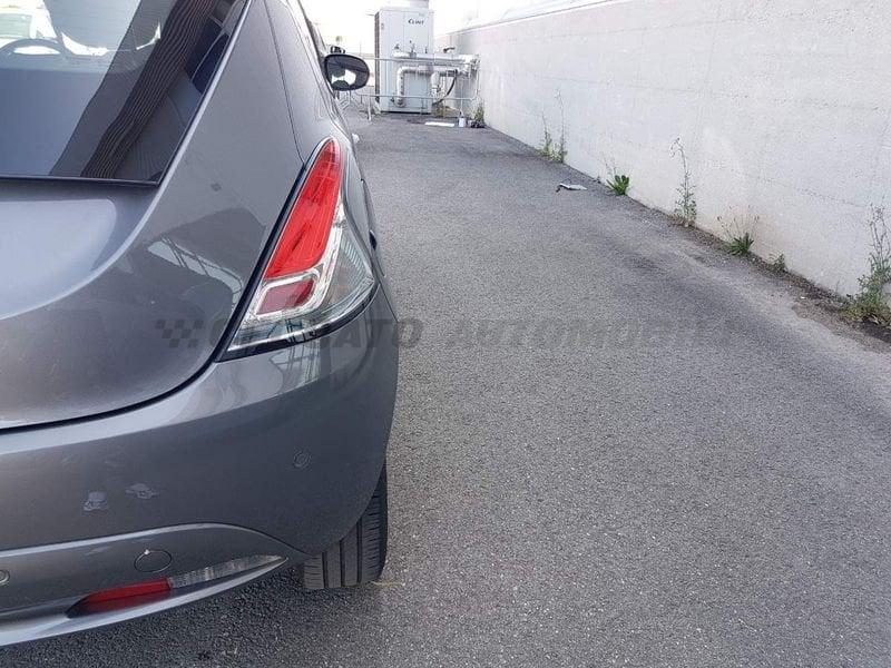 Lancia Ypsilon Ypsilon 1.0 firefly hybrid Platino s&s 70cv