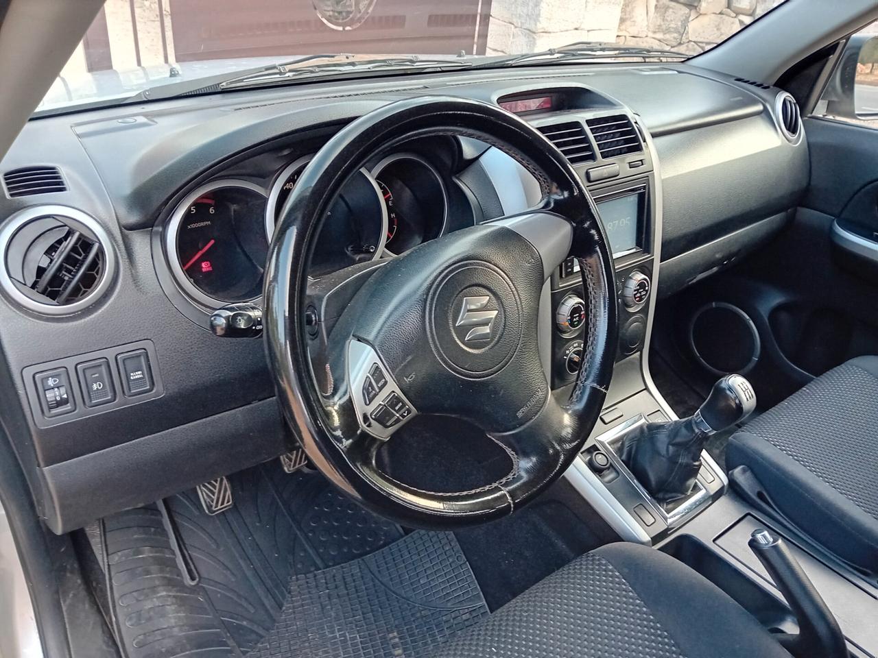 Suzuki Grand Vitara 2.0 turbodiesel 16V cat S.W. Autocarro