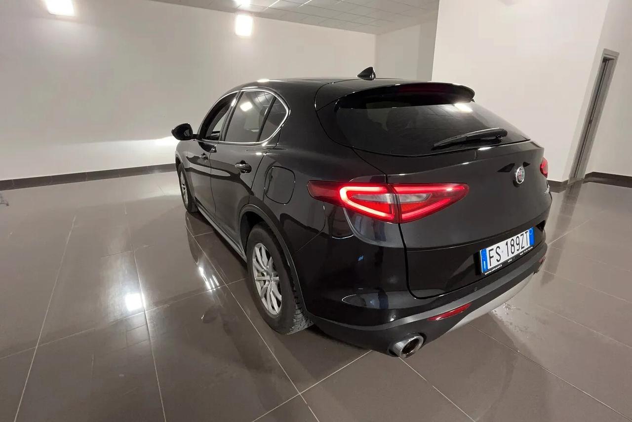 Alfa Romeo Stelvio 2.2 Turbodiesel 160 CV AT8 RWD Business