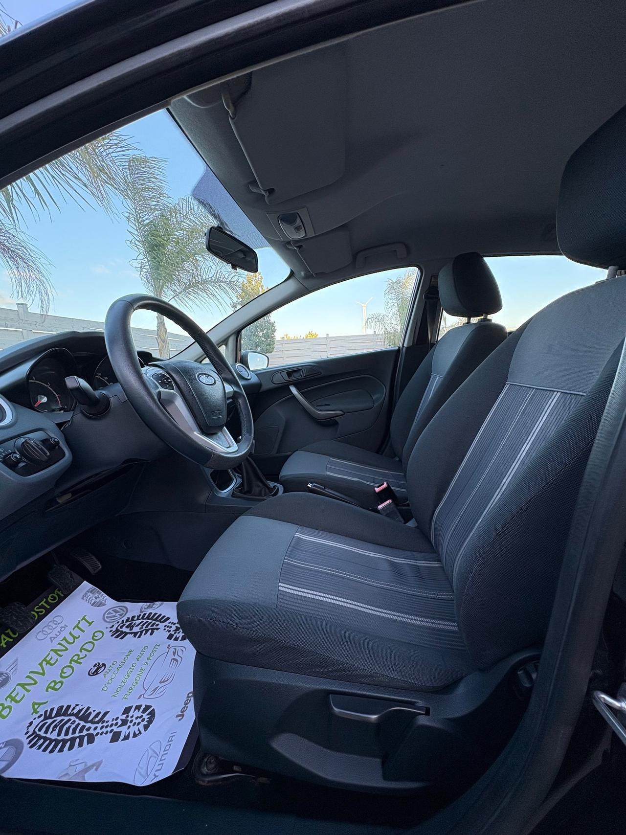 Ford Fiesta 1.2 benzina 5p. Tagliando e distribuzione eseguiti