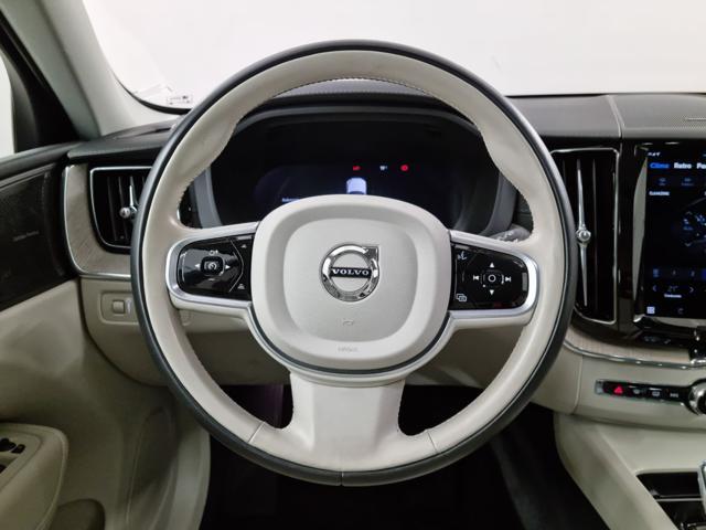 VOLVO XC60 B5 (d) AWD Geartronic Momentum Pro