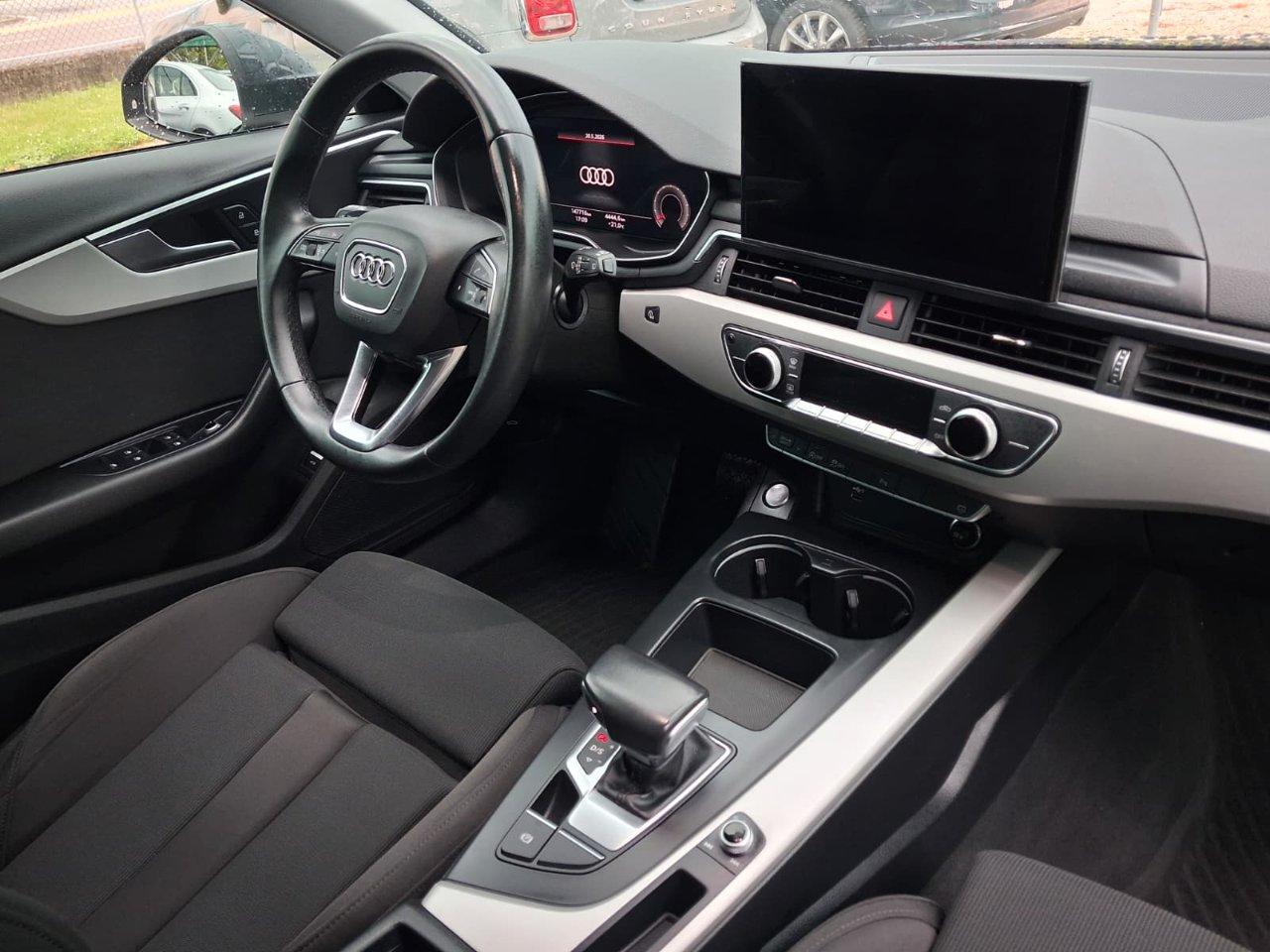 Audi A4 Avant 30 2.0 tdi mhev Business Advanced 136cv s-tronic