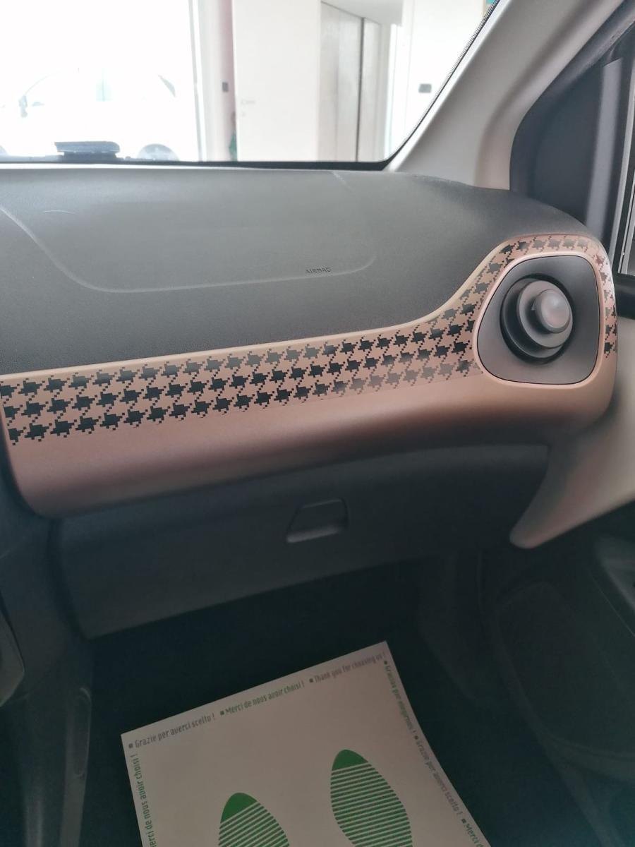 PEUGEOT - 108 - PureTech 82 5p. Allure TOP!