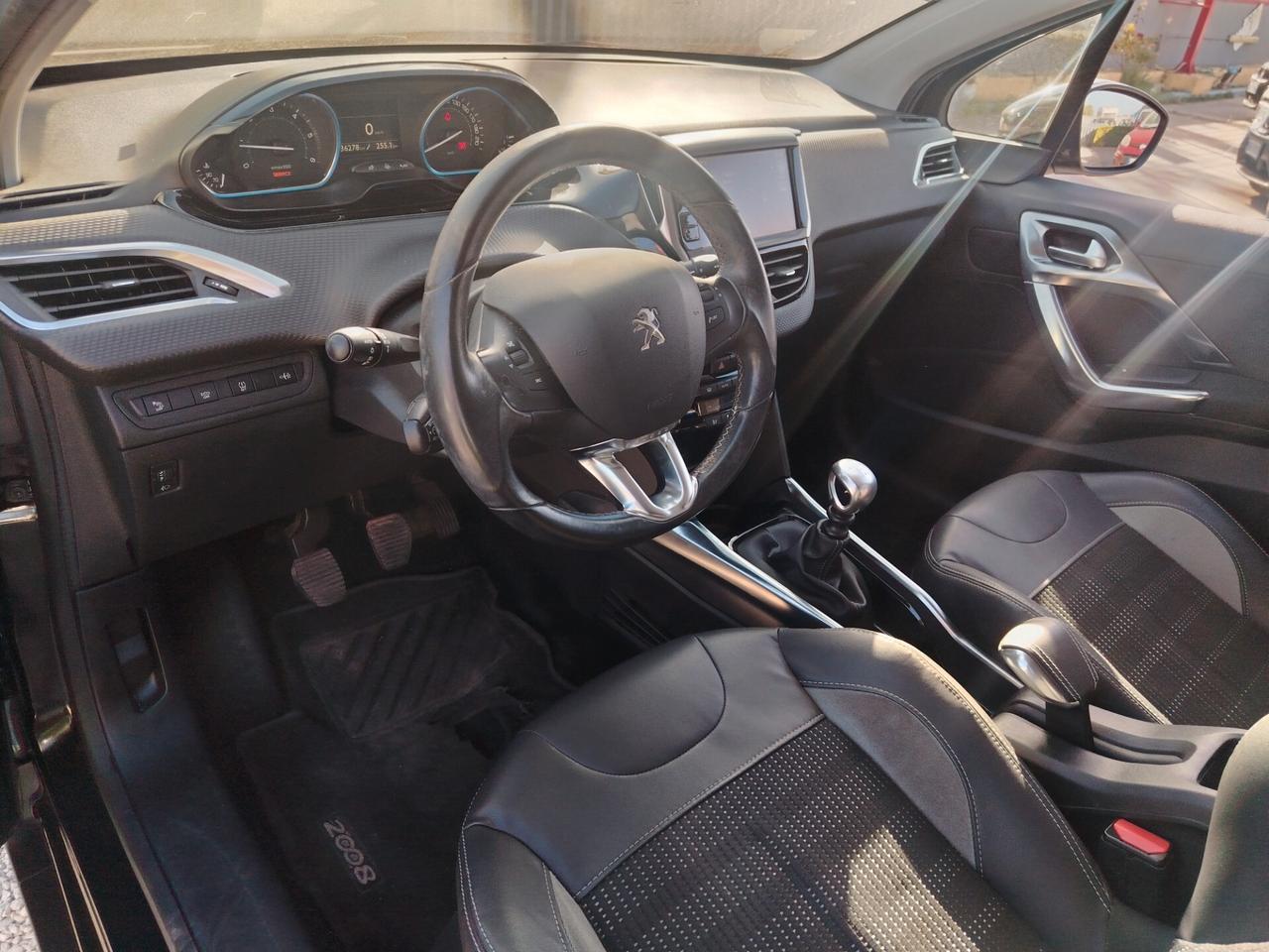 Peugeot 2008 BlueHDi 100 S&S Allure