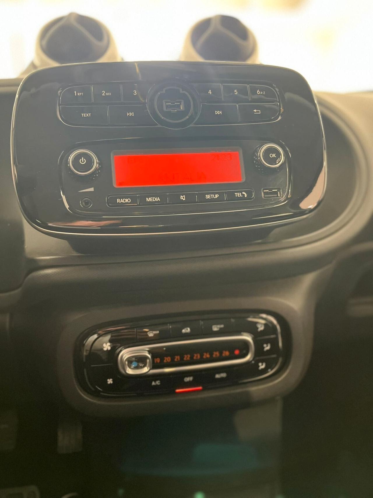 SMART FORFOUR 1.0 BENZINA ANNO 2019 - 84.000 KM ADATTA A NEOPATENTATI