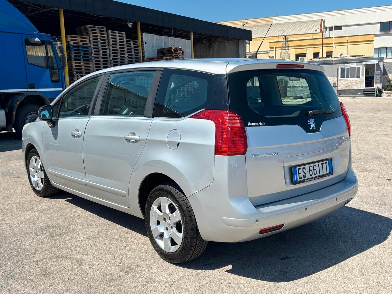 Peugeot 5008 1.6 HDi 115CV Business