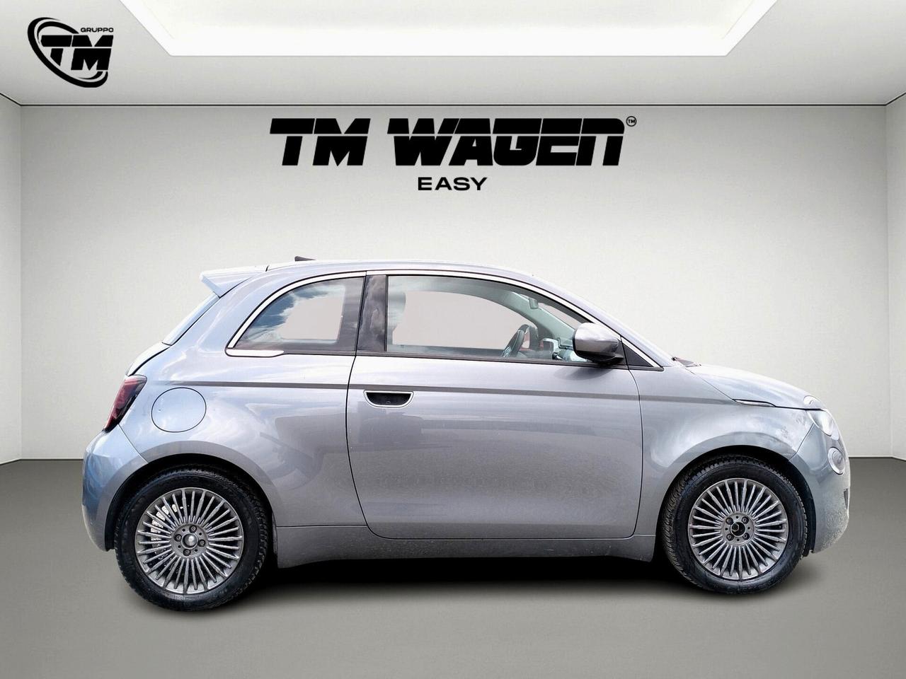 Fiat 500e 42 kWh La Prima - PER OPERATORI DEL SETTORE