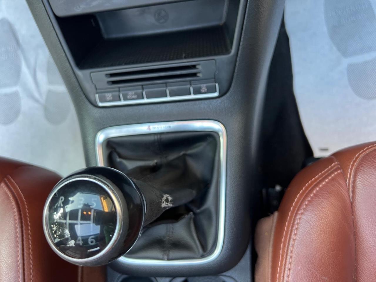 Volkswagen Tiguan 2.0 16V TDI DPF Sport & Style (18°)