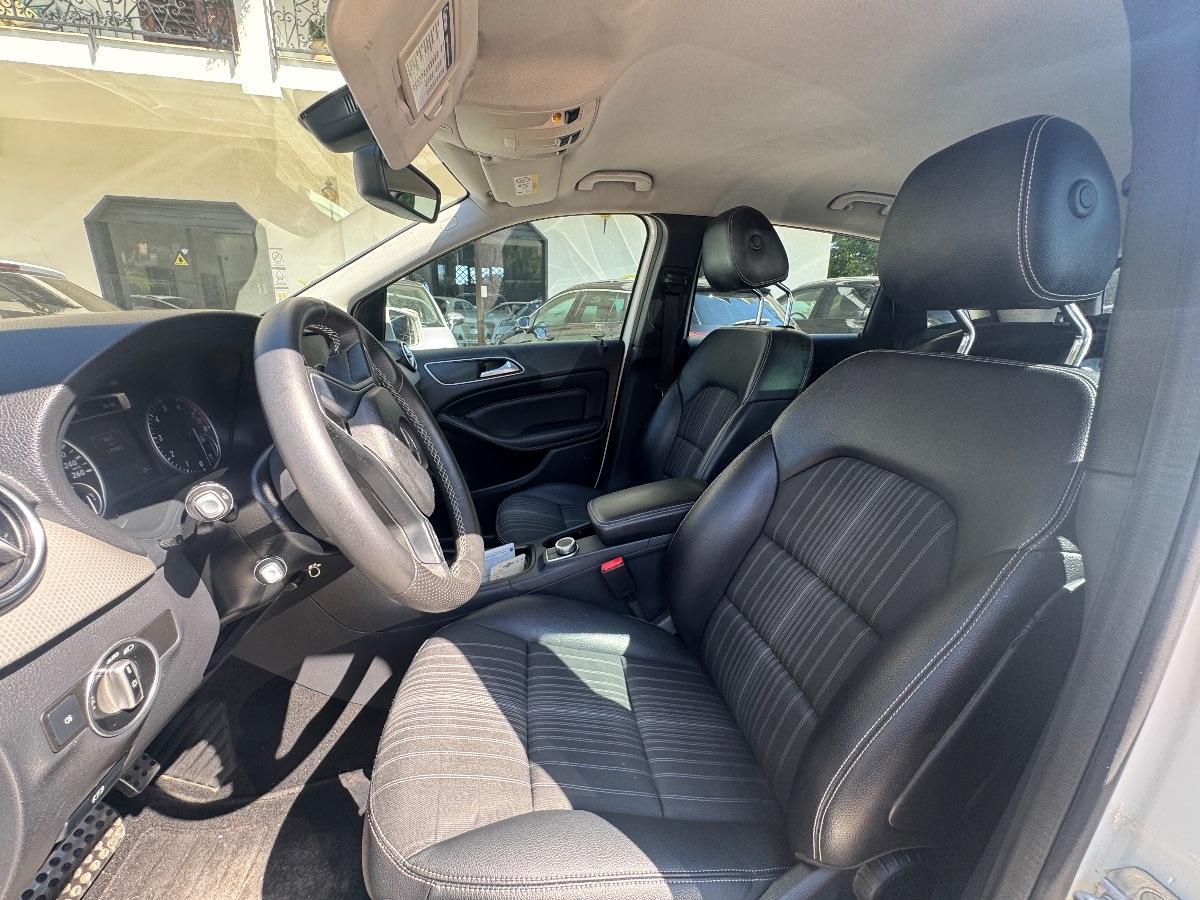 MERCEDES Classe B 200 NGD Premium