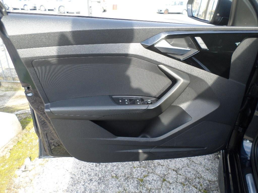 Audi A1 citycarver 30 TFSI S tronic Identity Contrast