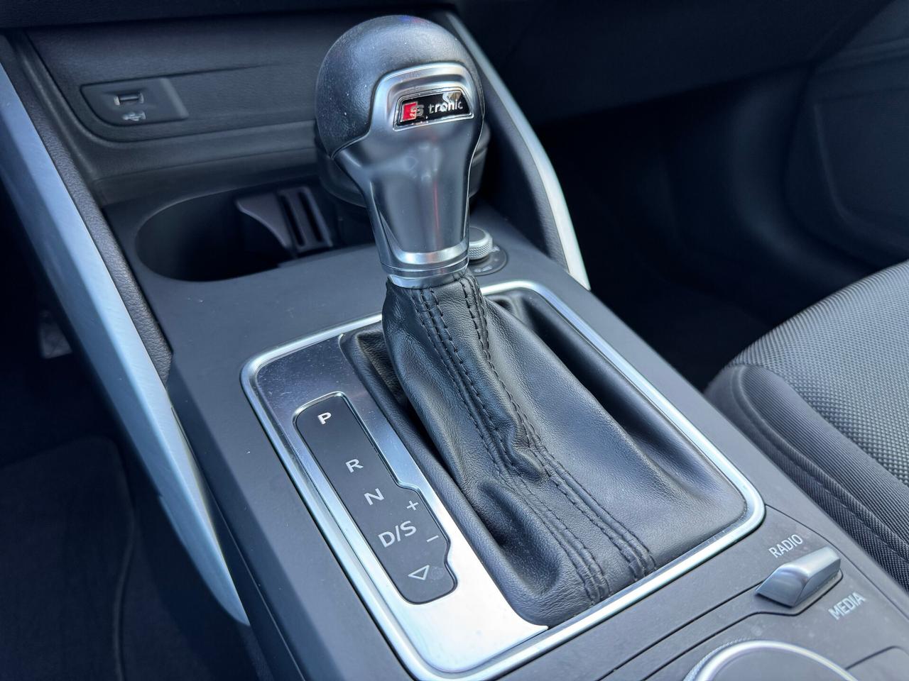 Audi Q2 35 TFSI S tronic Business