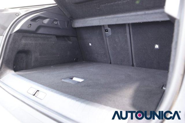 PEUGEOT 3008 HYBRID 136 E-DCS6 ALLURE FARI LED