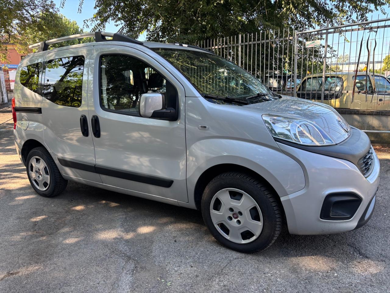 Fiat Qubo 1.3 MJT 80 CV Lounge cambio automatico