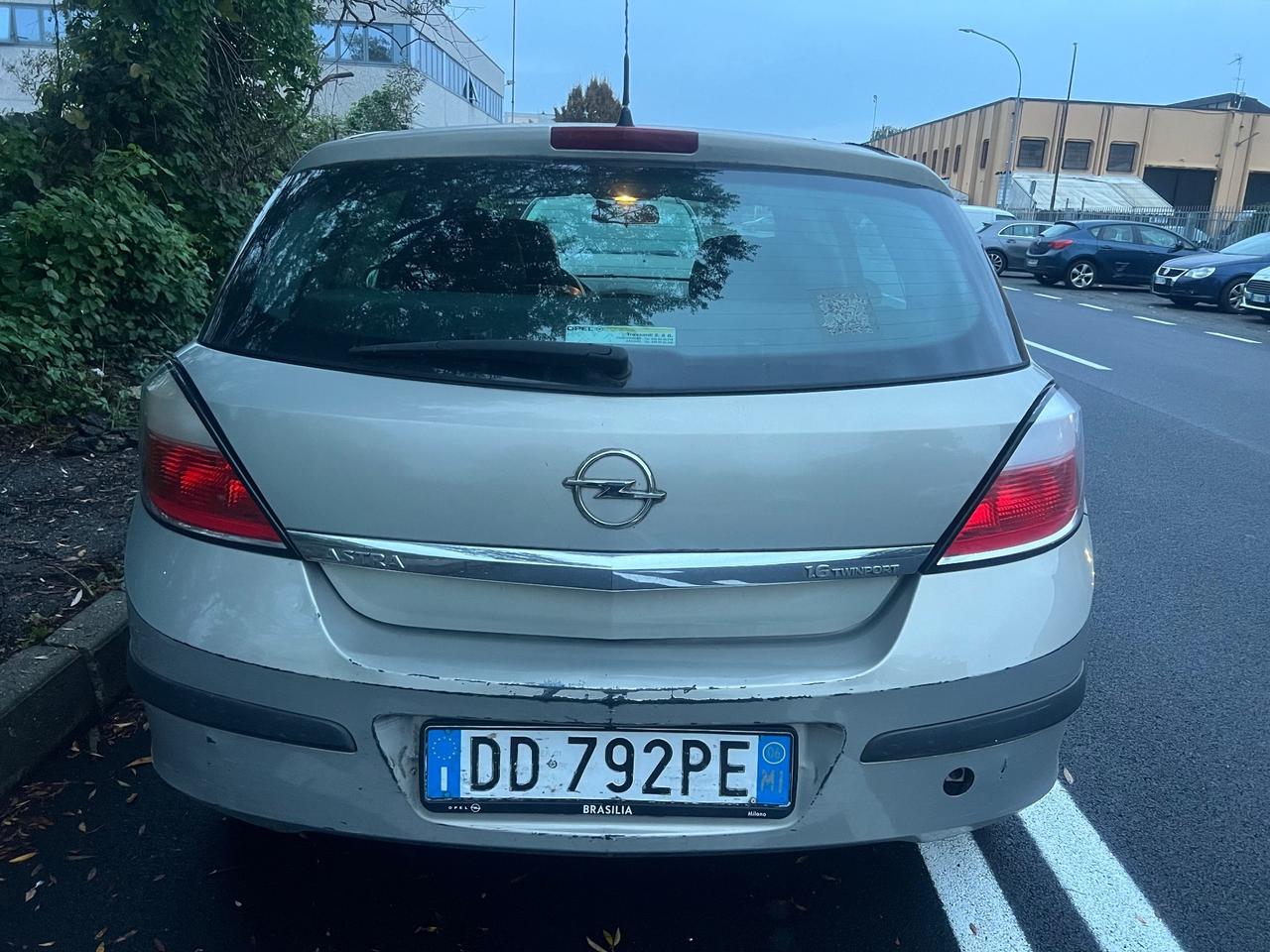 Opel Astra 1.6 16V Twinport 5 porte Cosmo