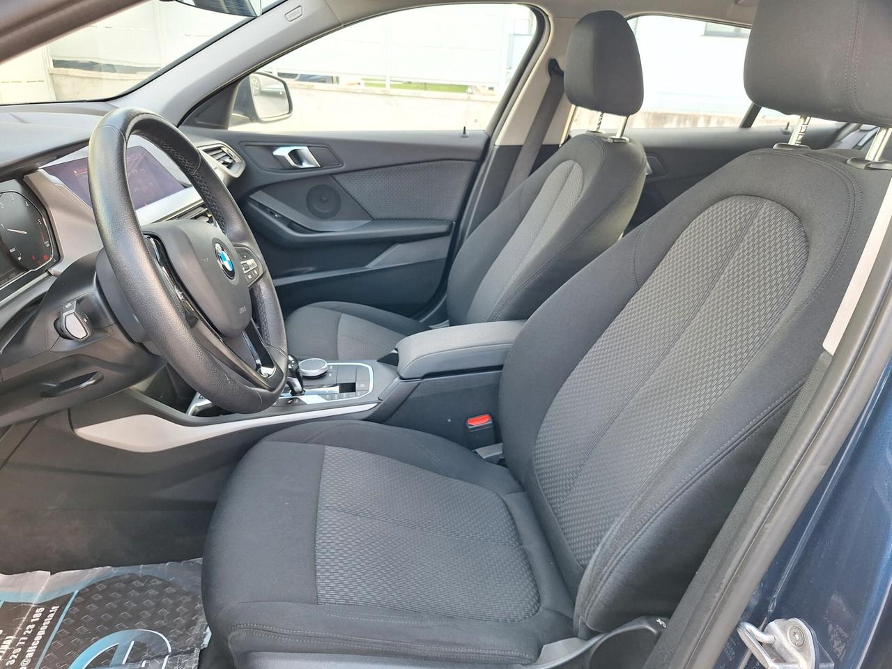 Bmw 116d 5p. Business Advantage NAV+RETROCAM - 2021