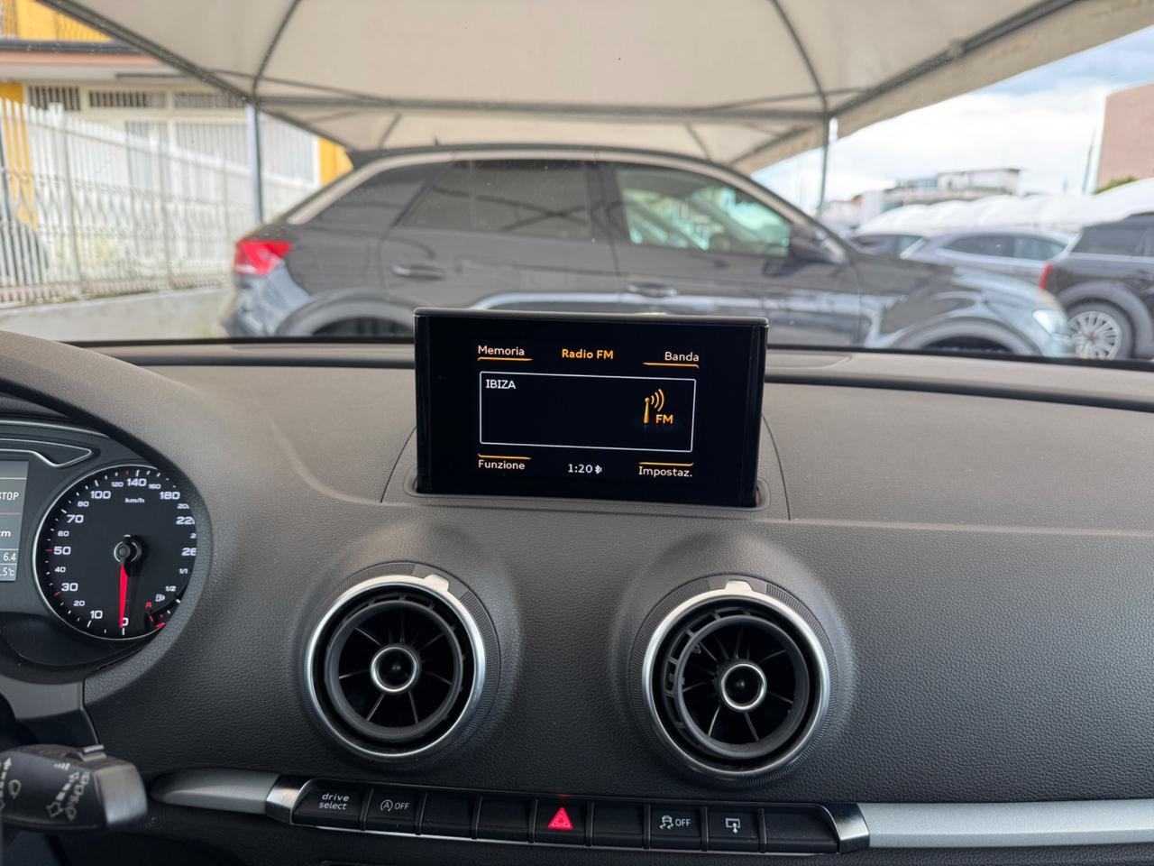 AUDI A3 2.0 TDI S TRONIC DESIGN