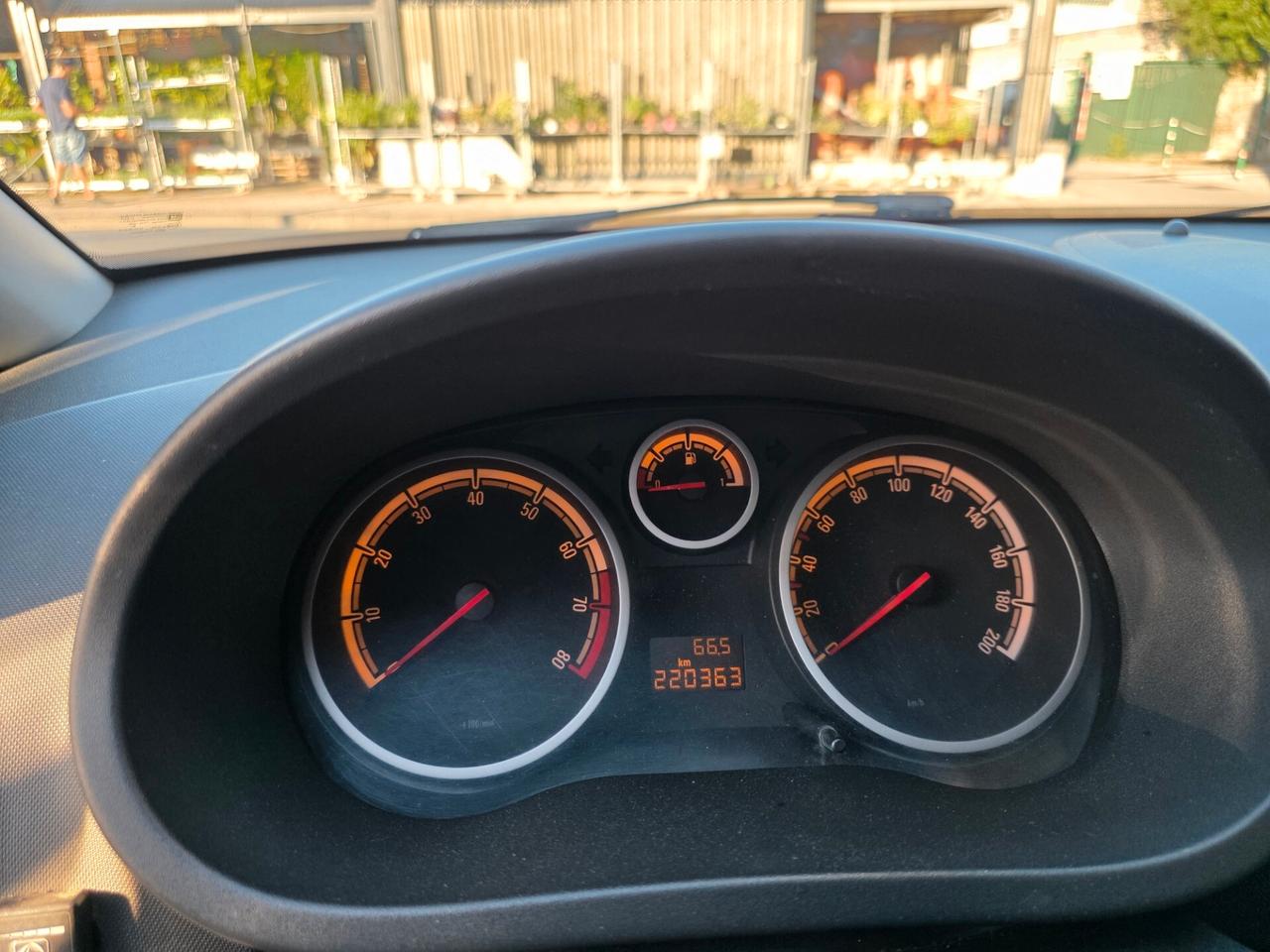Opel Corsa 1200 con impianto GPL
