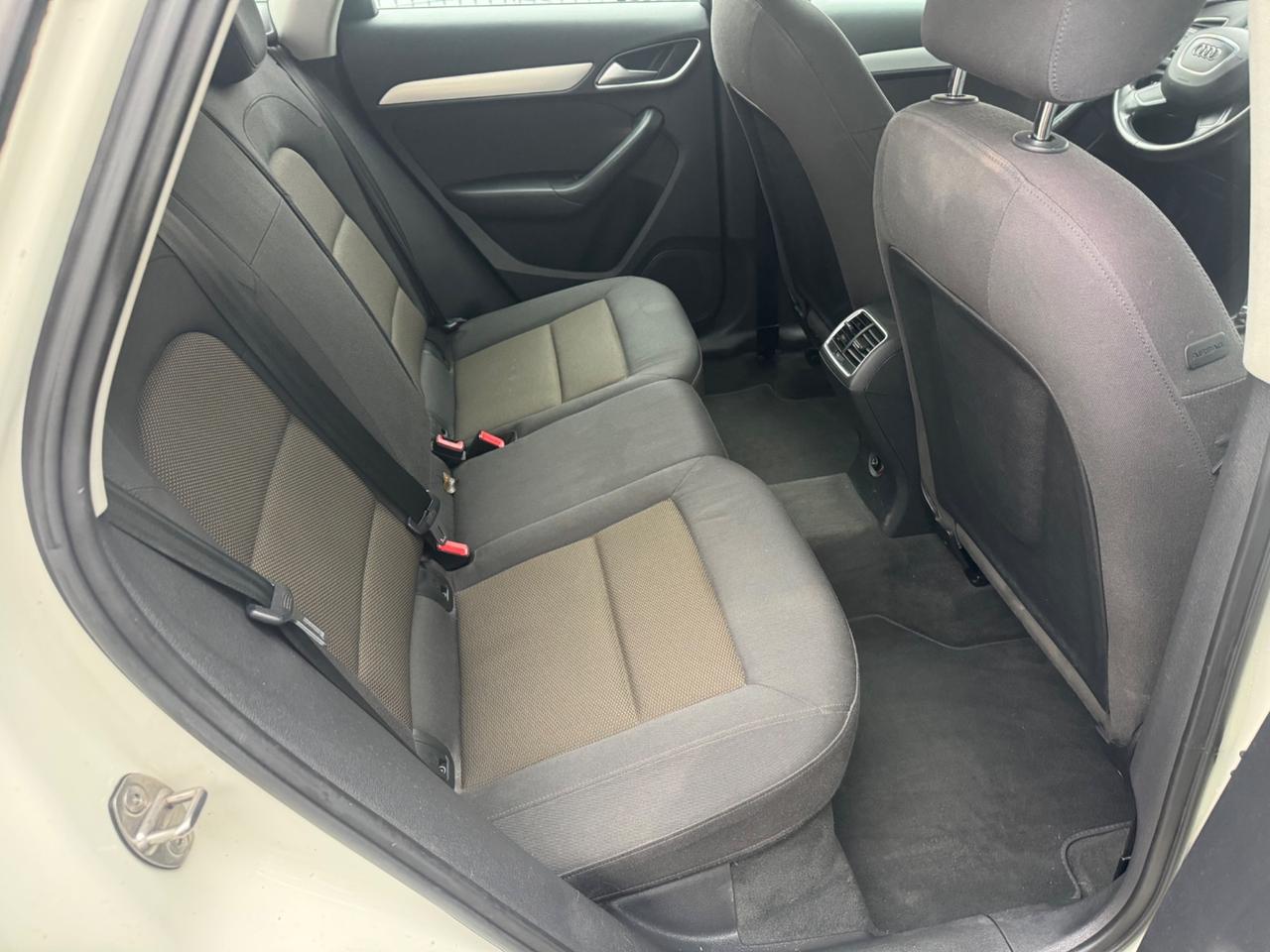 Audi Q3 2.0 TDI business Plus neopaten garanzia 12 mesi