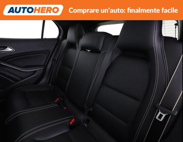 MERCEDES-BENZ GLA 200 Sport