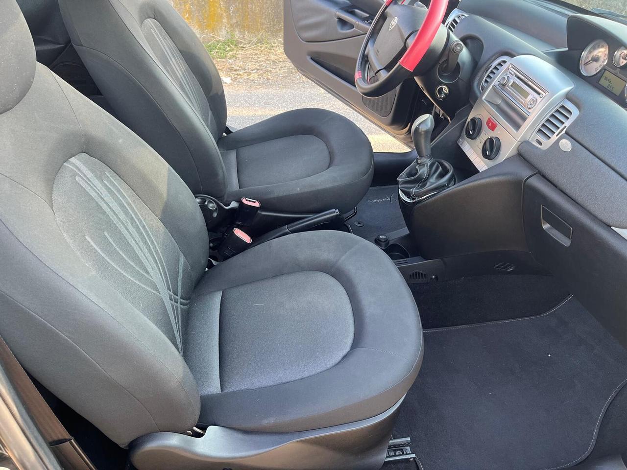 Lancia Ypsilon 1.3 MJT 75 CV Platinum