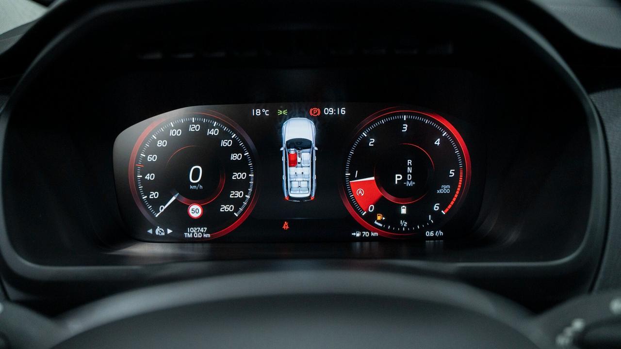 Volvo XC 90 XC90 2.0 B5 MOMENTUM PRO AWD 7 POSTI TETTO PELLE NAVI F