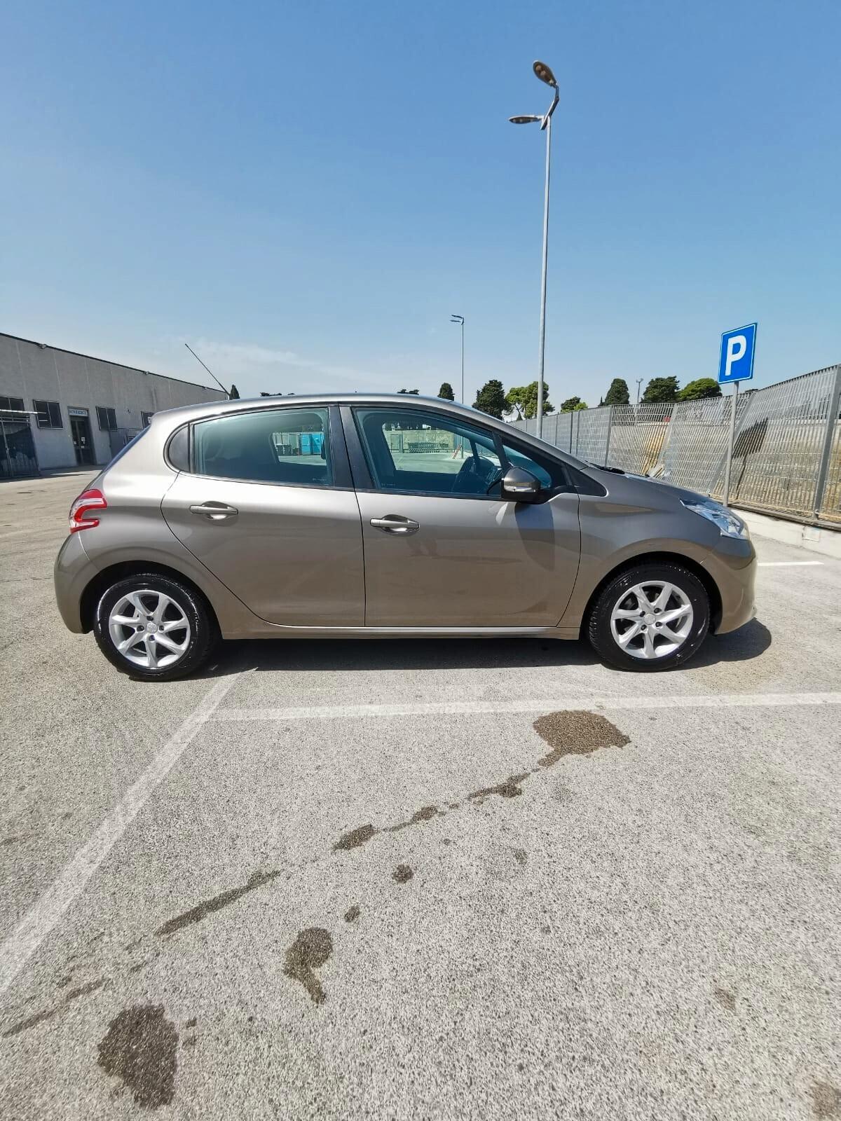Peugeot 208 1.4 HDi 68 CV 5P. Active solo km.108000