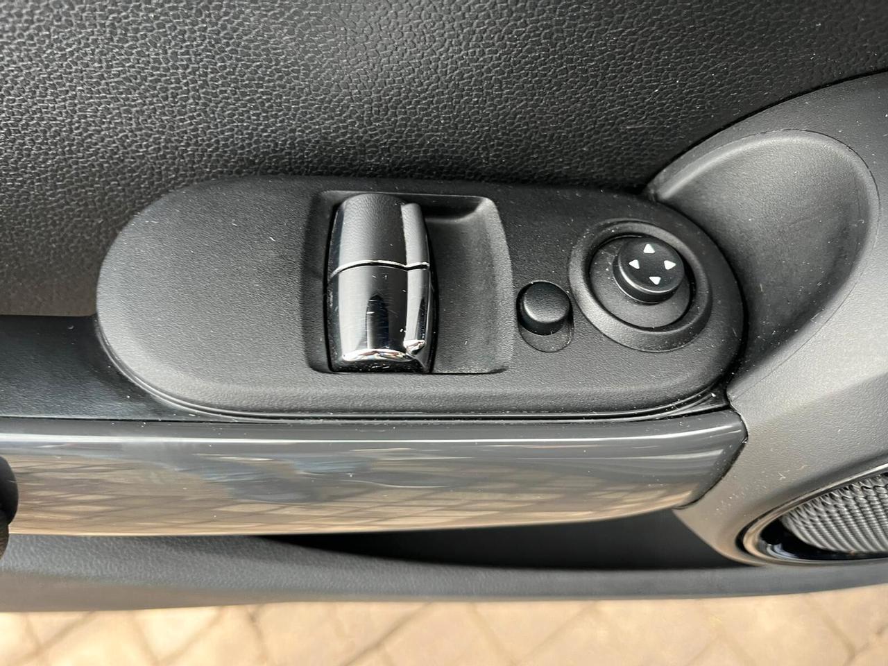 Mini 1.5 Cooper D 115cv