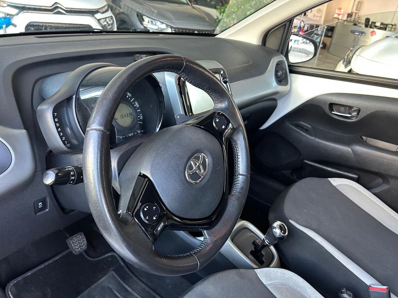 Toyota Aygo 1.0 VVT-i 69 CV 5 porte Cambio AUTOM.