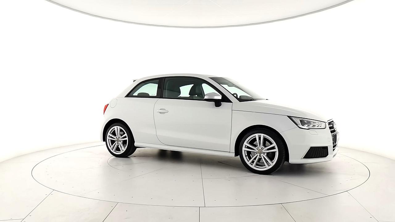 AUDI A1 I - S1 2.0 tfsi quattro