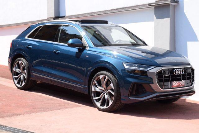 AUDI Q8 55 TFSI quattro tiptronic (Tetto/23"/quadzone)FULL