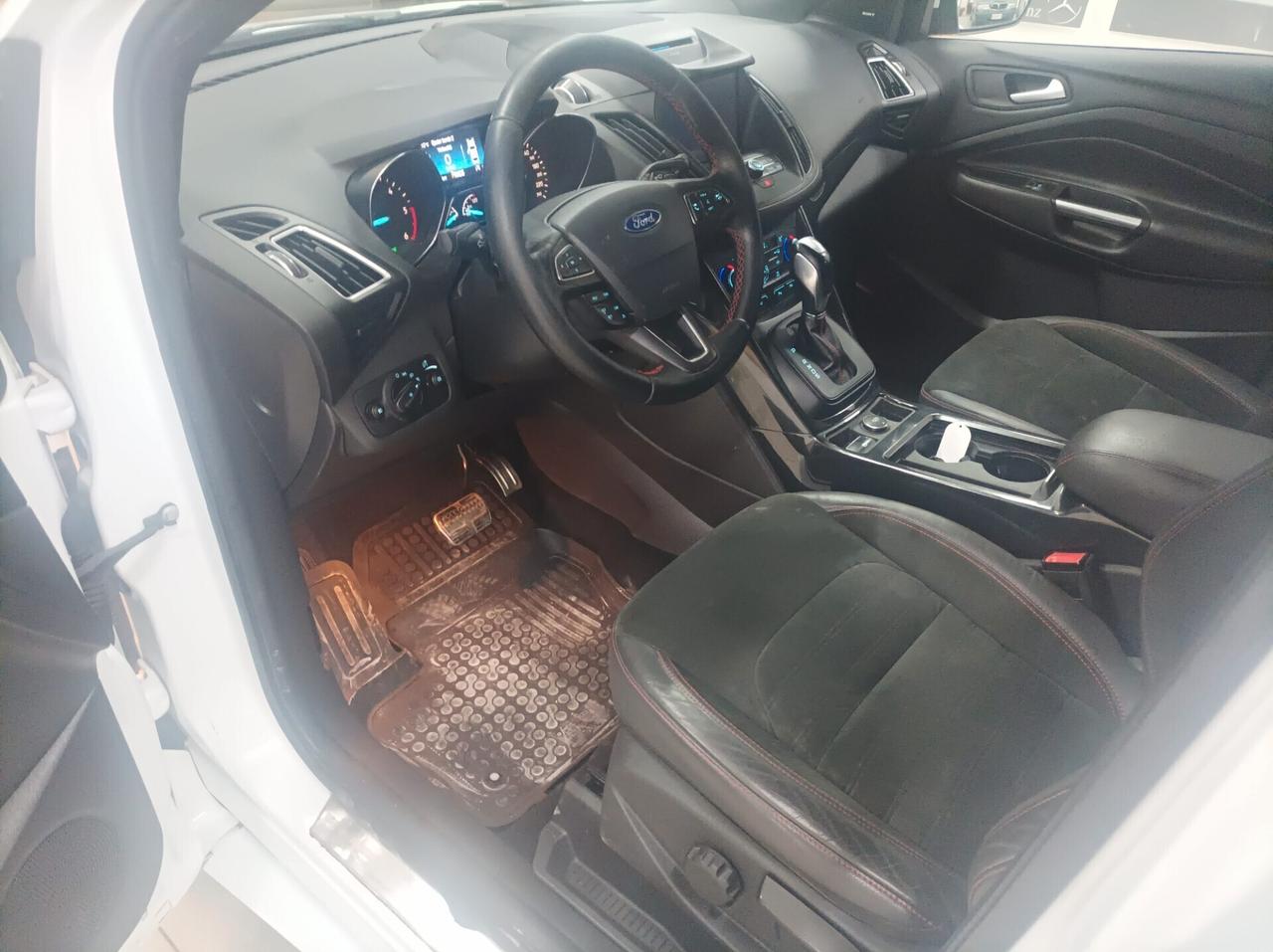 Ford Kuga 2.0 TDCI 150 CV S&S 4WD Powershift ST-Line