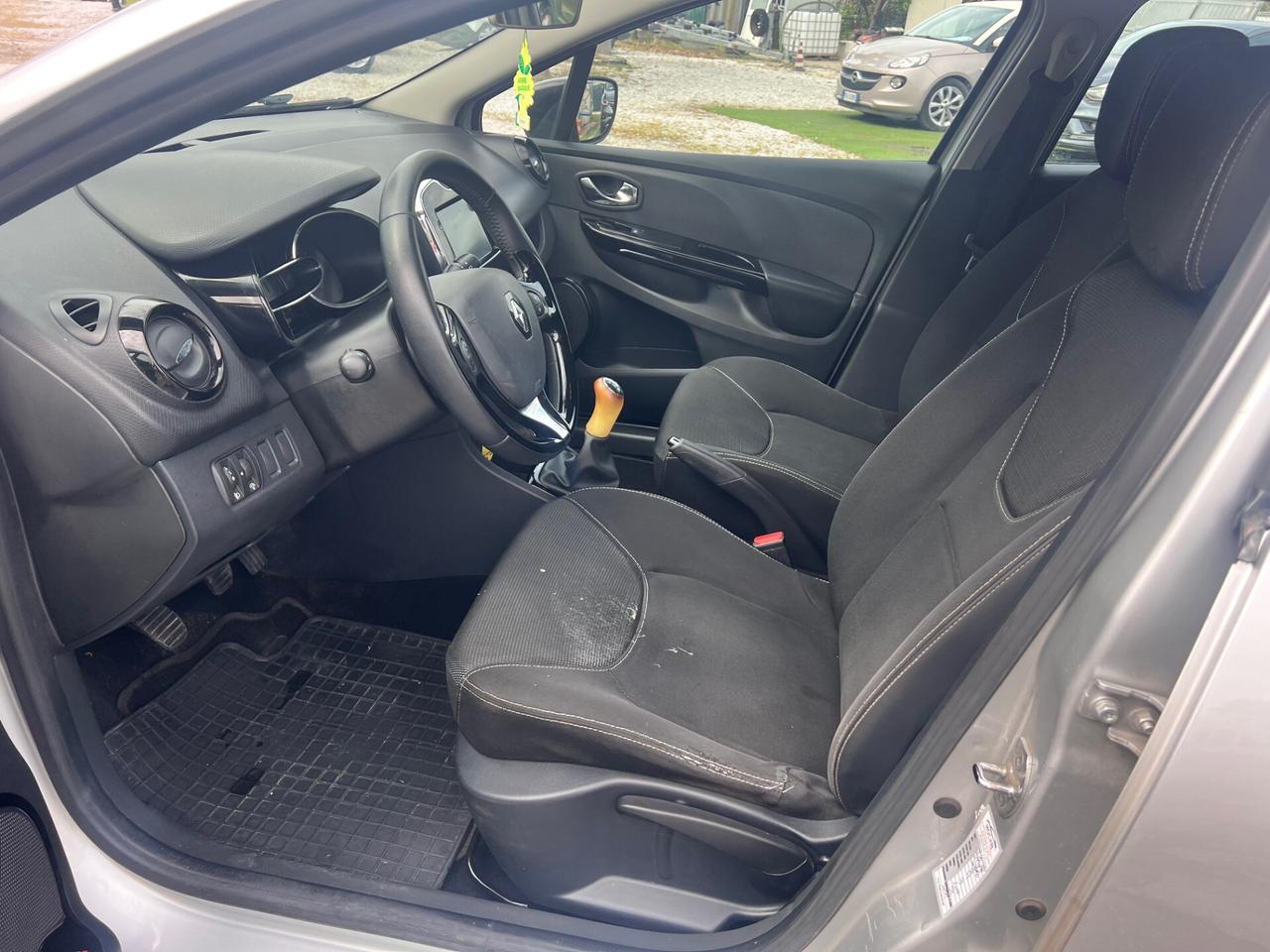 Renault Clio 1.2 75CV 5 porte Costume National