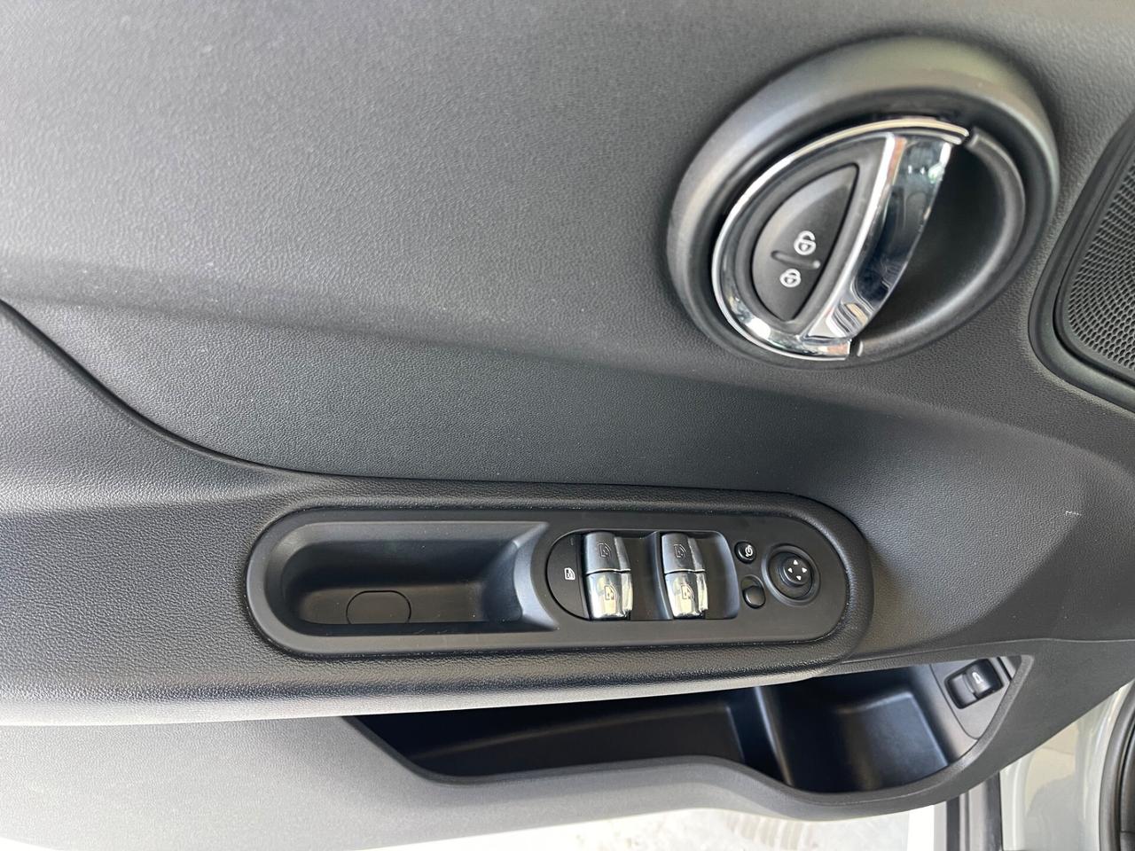 Mini Cooper Countryman 1.5 One D Essential