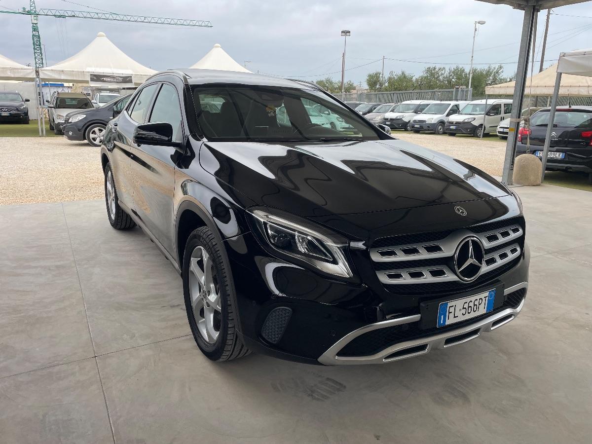 MERCEDES - Classe GLA - GLA 200 d Automatic 4Matic Premium