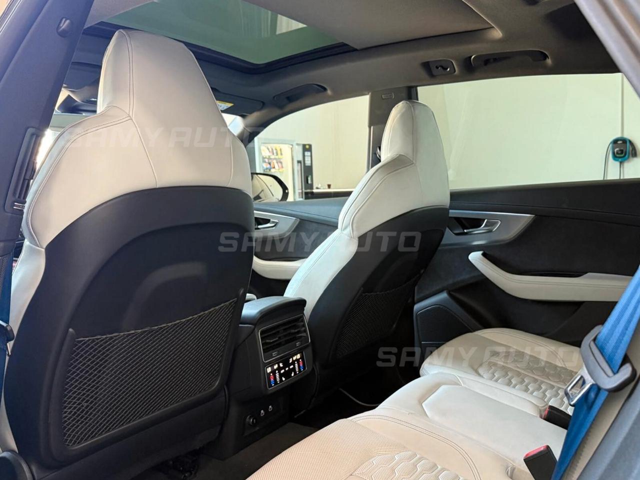 Audi Q8 RS TFSI V8 quattro tiptronic
