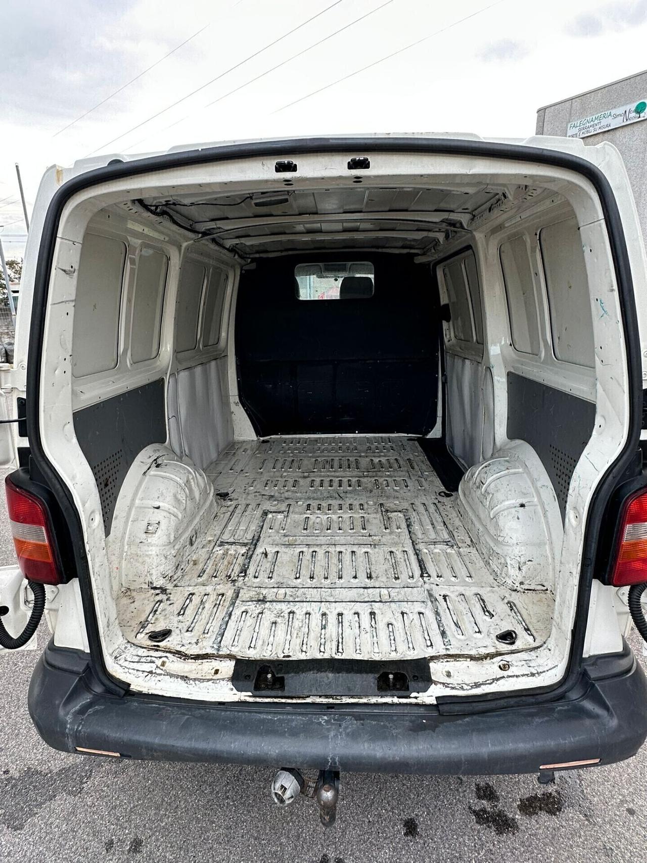 VW TRANSPORTER CON GANCIO TRAINO SUPER PREZZO!