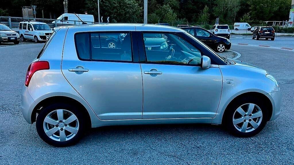 Suzuki Swift 4x4 5p. GPL