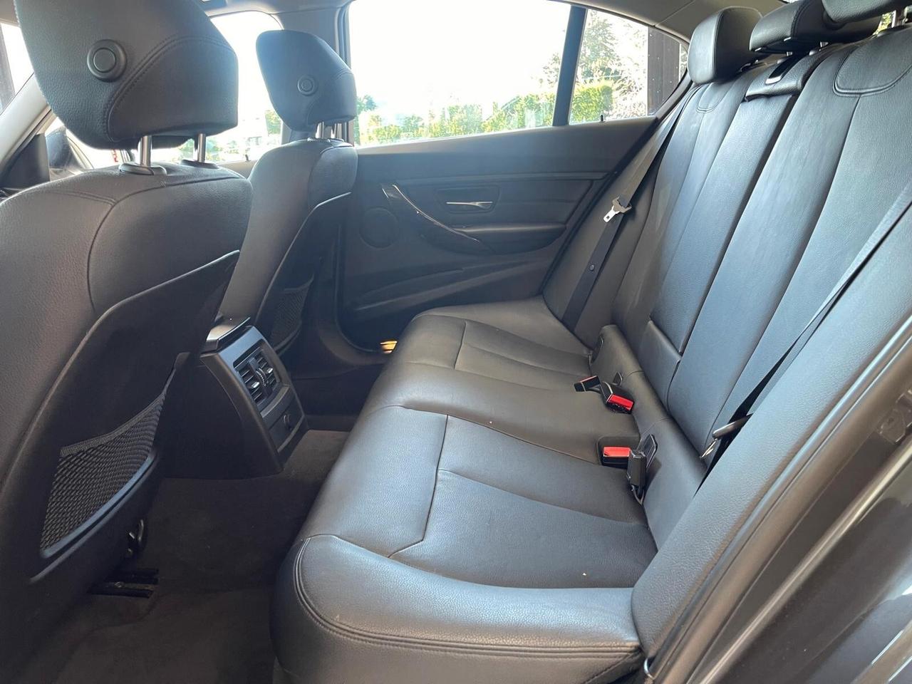 BMW 328 328i Luxury Auto *Tetto* *Pelle* *TAGLIANDI BMW*