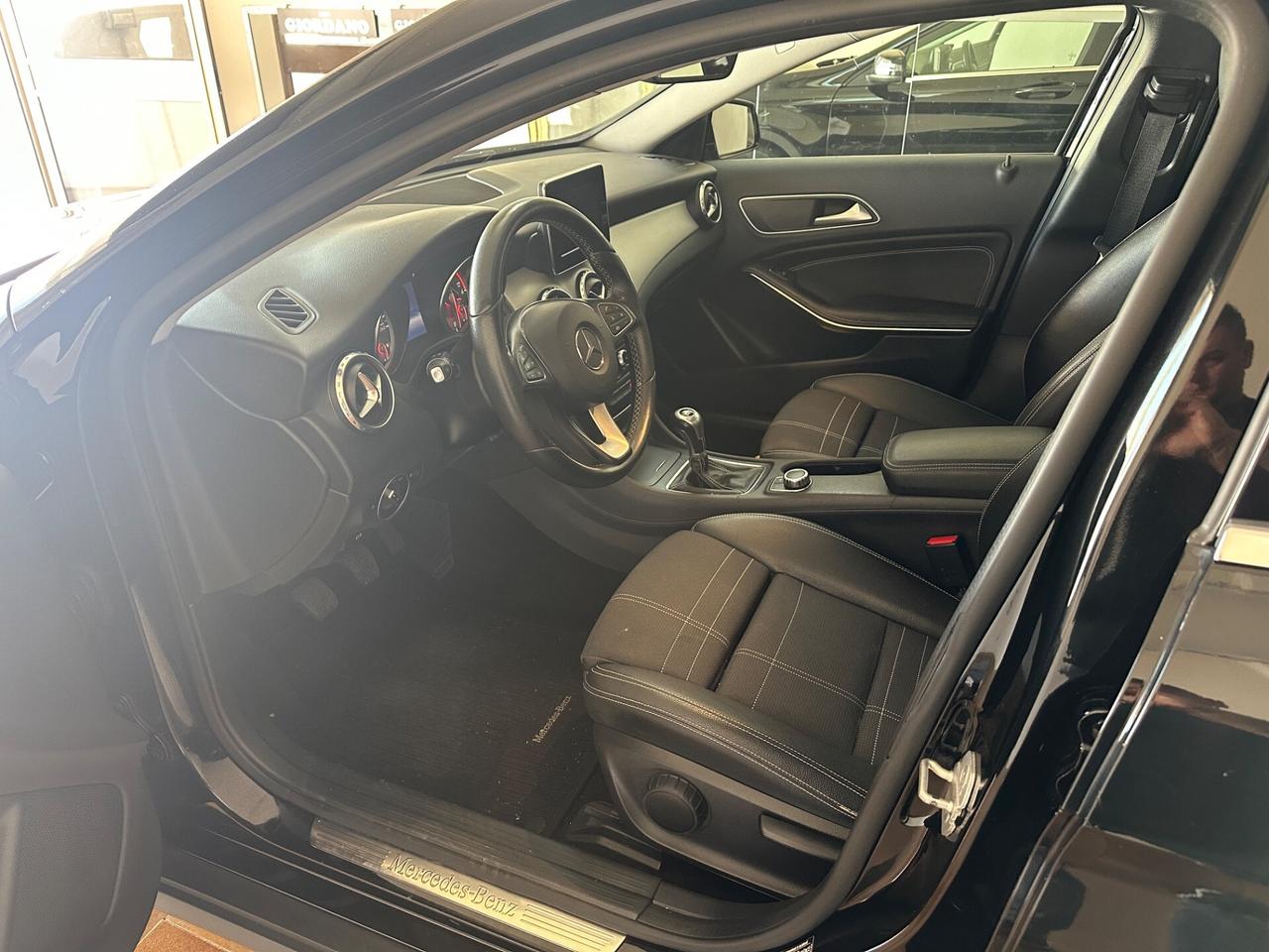 Mercedes-benz GLA 200 d 136 cv manuale