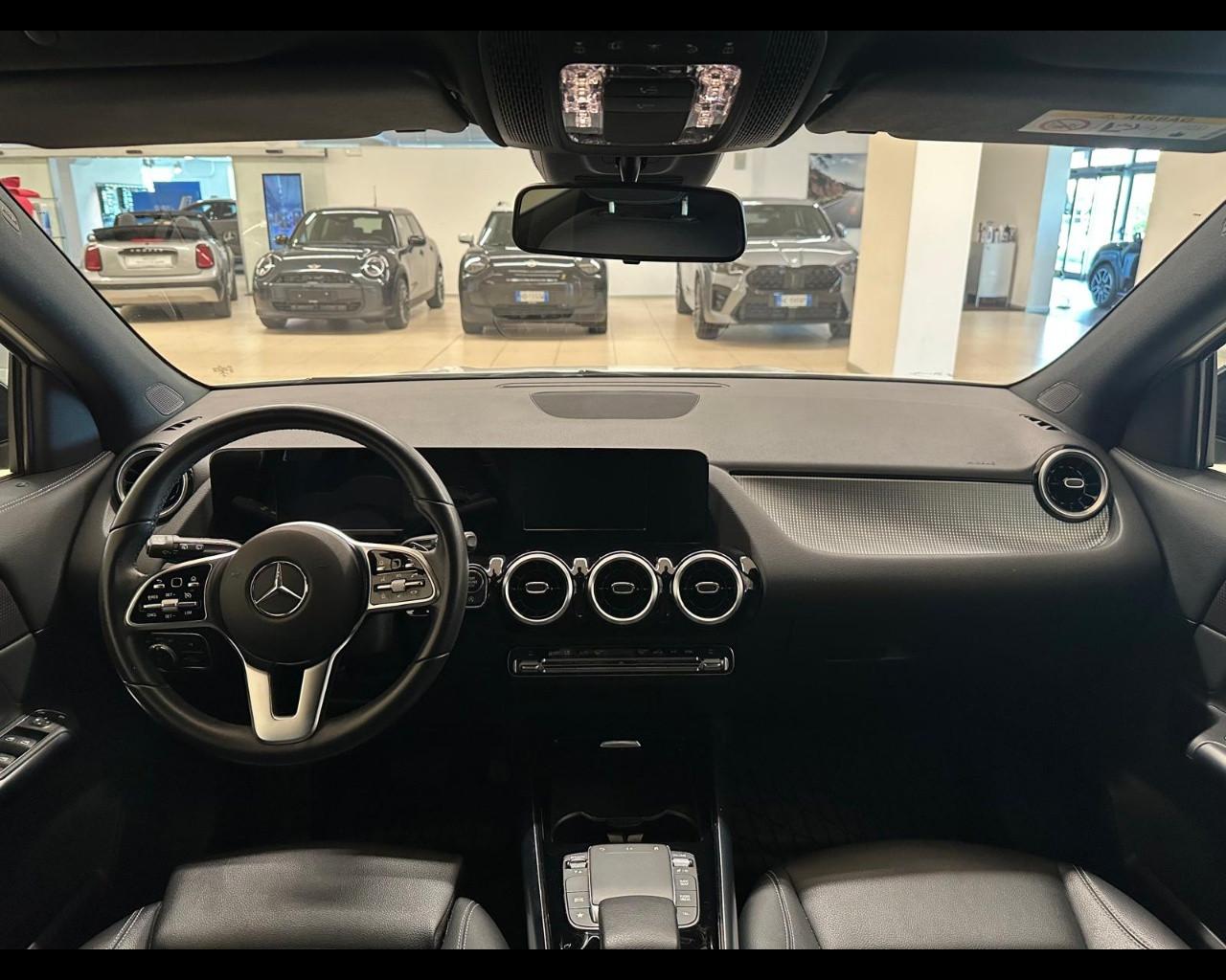 Mercedes-Benz GLA (H247) - GLA 180 Automatic Sport