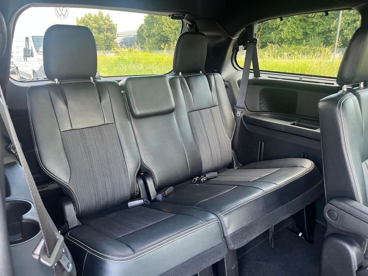 Lancia Voyager 2.8 Turbodiesel S 177 CV