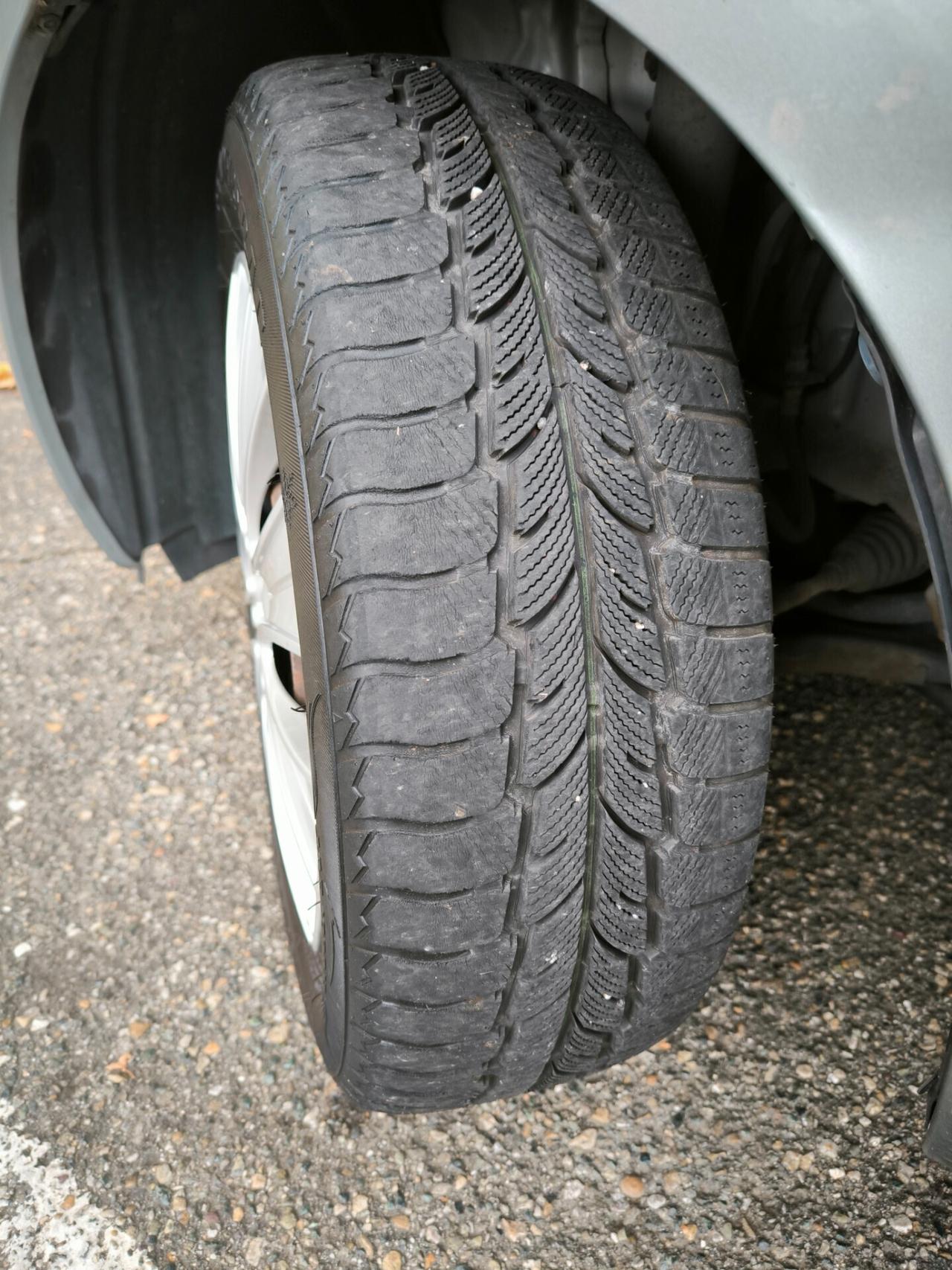 Toyota Yaris 1.0 5 porte Sol NEOPATENTATI