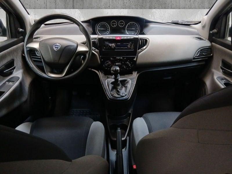 Lancia Ypsilon 1.2 8v Silver 69cv