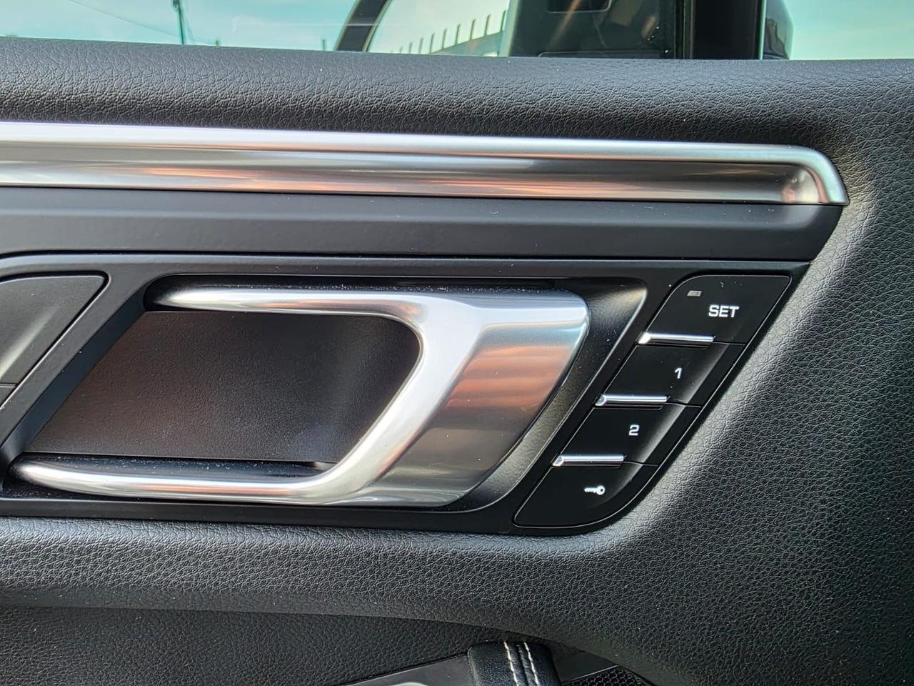 Porsche Macan 2.0 T PASM