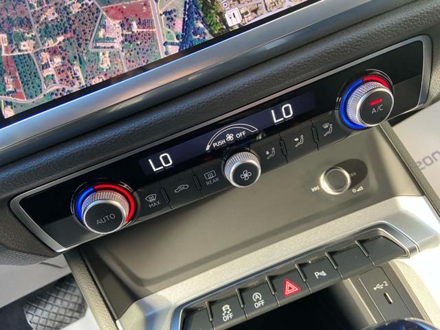 AUDI Q3 35 2.0 TDI S tronic Business Advanced COCKPIT