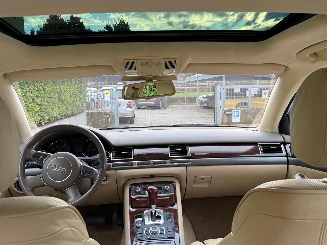 Audi A8 4.2 V8 quattro tiptronic